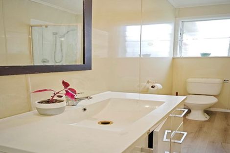 Photo of property in 18 Saint Leonards Road, Kelston, Auckland, 0602