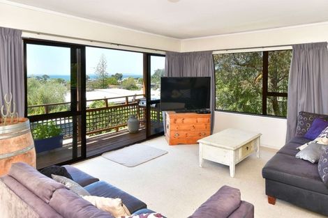 Photo of property in 23b Holiday Road, Stanmore Bay, Whangaparaoa, 0932
