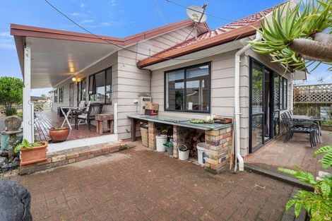 Photo of property in 143 Florence Avenue, Orewa, 0931