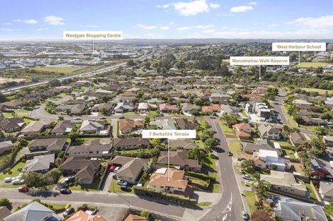 Photo of property in 7 Berkshire Terrace, Massey, Auckland, 0614