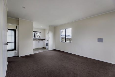 Photo of property in 17 Dungarvon Place, Clendon Park, Auckland, 2103