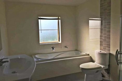 Photo of property in 58 Laurel Oak Drive, Schnapper Rock, Auckland, 0632