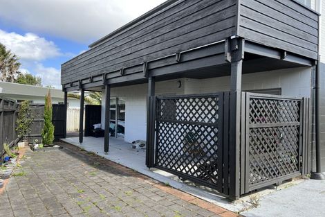Photo of property in 56 Walworth Avenue, Pakuranga Heights, Auckland, 2010