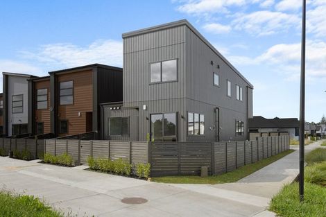 Photo of property in 115 Otuwairoa Esplanade, Opaheke, 2113