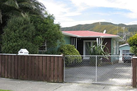 Photo of property in 42 Hamstead Street, Wainuiomata, Lower Hutt, 5014