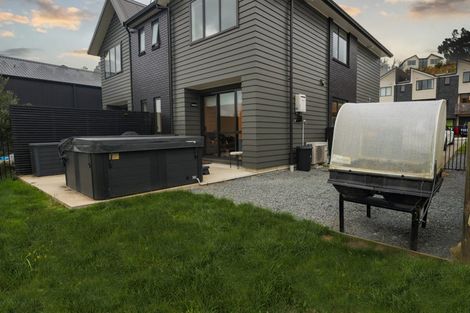 Photo of property in 16 Holystone Road, Whitby, Porirua, 5024