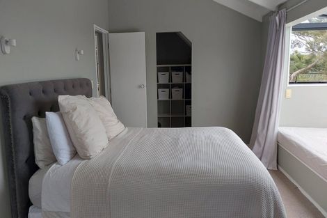 Photo of property in 23 Laingfield Terrace, Laingholm, Auckland, 0604