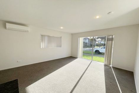 Photo of property in 54 Popokatea Drive, Takanini, 2112
