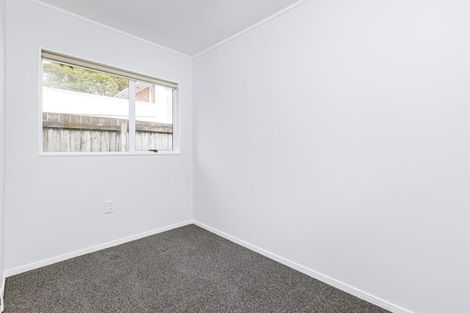 Photo of property in 2/41 Uxbridge Road, Mellons Bay, Auckland, 2014