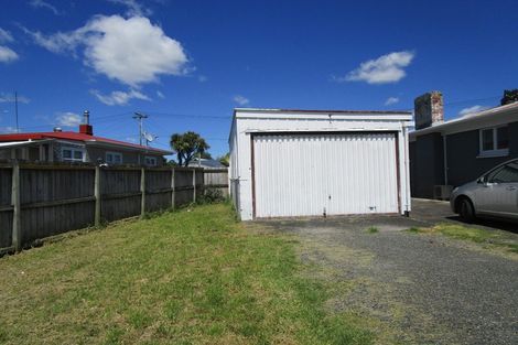 Photo of property in 28 King Edward Avenue, Papakura, 2110