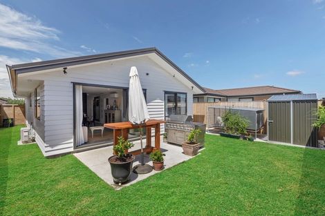 Photo of property in 11 Survila Street, Takanini, 2110