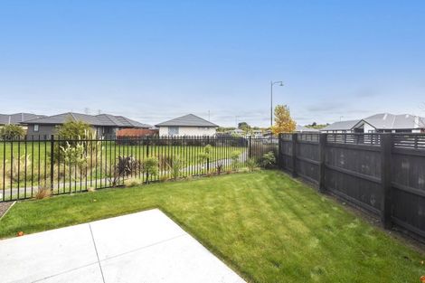 Photo of property in 21 Loch Tanna Way, Broomfield, Christchurch, 8042