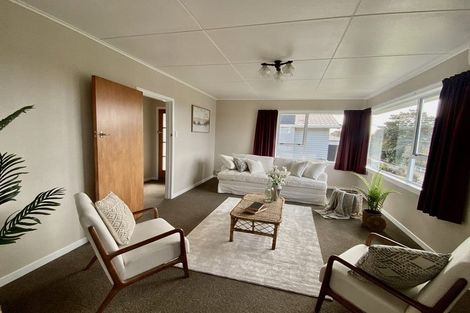 Photo of property in 62 Awanui Street, Merrilands, New Plymouth, 4312