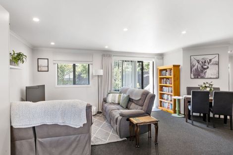 Photo of property in 9u1 Matipo Crescent, Pukete, Hamilton, 3200