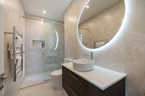 Photo of property in 1 Goldleaf Hill, Queenstown, 9300