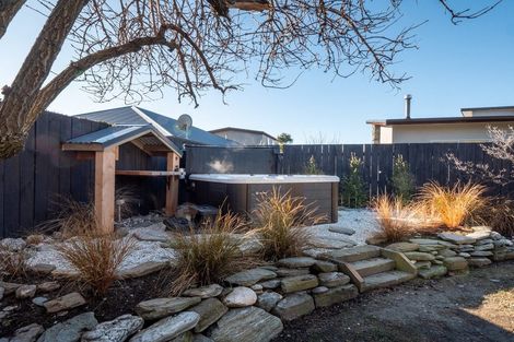 Photo of property in 52 Hope Avenue, Lake Hayes, Queenstown, 9304