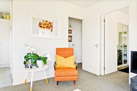 Photo of property in 2/23 Seaview Road, Glenfield, Auckland, 0629