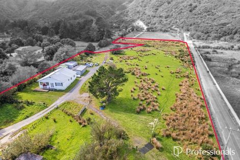 Photo of property in 120 Upper Fitzherbert Road, Wainuiomata, 5373