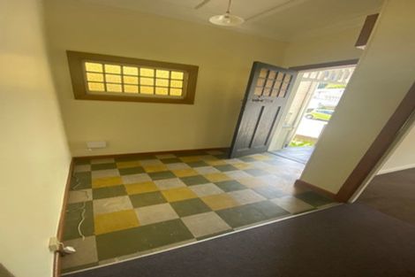 Photo of property in 38-40 Shakespeare Road, Bluff Hill, Napier, 4110