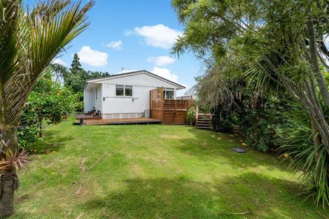 Photo of property in 8 Tawa Place, Waiuku, 2123