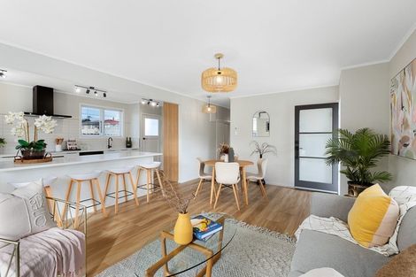 Photo of property in 2/38 Edwards Avenue, Henderson, Auckland, 0610