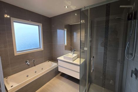 Photo of property in 34 Leburn Crescent, Flat Bush, Auckland, 2016