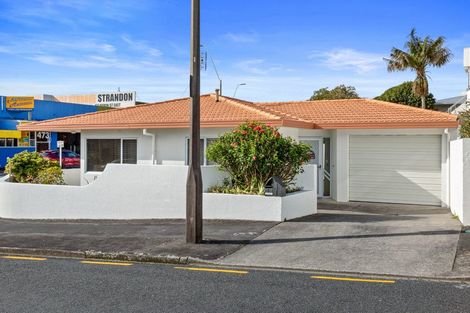 Photo of property in 1 Strandon Place, Strandon, New Plymouth, 4312