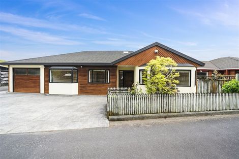 Photo of property in 2/20 De Menech Grove, Avalon, Lower Hutt, 5011