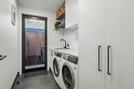 Photo of property in 37 Barn Road, Jacks Point, 9371