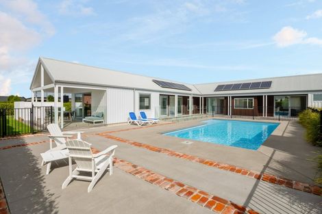 Photo of property in 77 Alan Livingston Drive, Cambridge, 3434