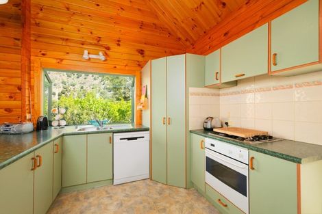 Photo of property in 6 Valley Road, Goose Bay, Kaikoura, 7374