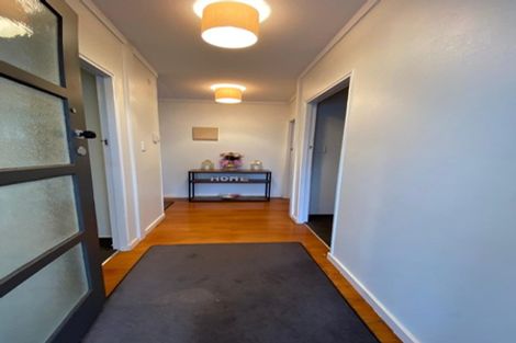 Photo of property in 33 Birdwood Avenue, Papatoetoe, Auckland, 2025