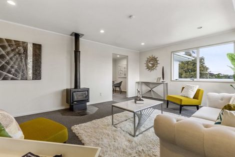 Photo of property in 10 Tamahere Drive, Glenfield, Auckland, 0629