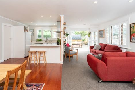 Photo of property in 45 Puru Crescent, Lyall Bay, Wellington, 6022