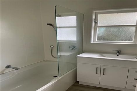 Photo of property in 64 Sherwood Avenue, Te Atatu South, Auckland, 0610