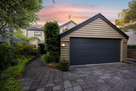 Photo of property in 24 Whitby Crescent, Mairangi Bay, Auckland, 0630