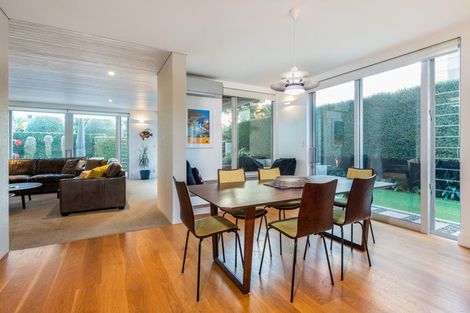 Photo of property in 19 Muritai Road, Milford, Auckland, 0620