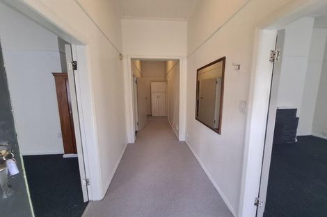 Photo of property in 25 Myrtle Crescent, Mount Cook, Wellington, 6021