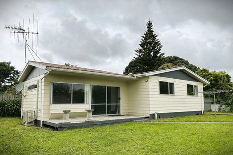 Photo of property in 18a Kiharoa Street, Otaki Beach, Otaki, 5512