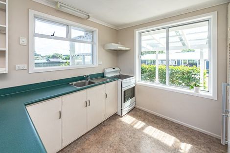 Photo of property in 86 Karaka Street, Castlecliff, Whanganui, 4501