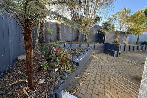 Photo of property in 6 Chadlington Avenue, Henderson, Auckland, 0612