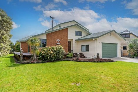 Photo of property in 19 Martin Place, Cooks Beach, Whitianga, 3591