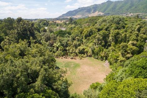 Photo of property in 42 Manu Grove, Waikanae, 5036