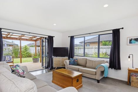 Photo of property in 24 Sarah Place, Papamoa Beach, Papamoa, 3118