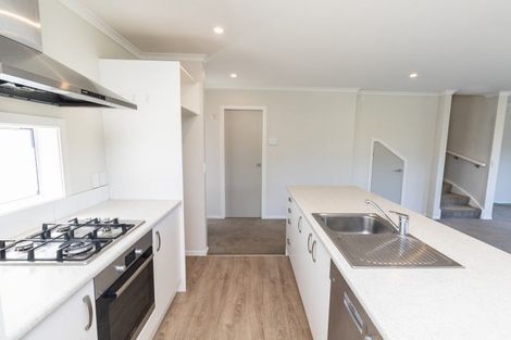 Photo of property in 1/20 Glanmire Road, Newlands, Wellington, 6037