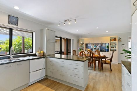 Photo of property in 9 Mohill Place, East Tamaki Heights, Auckland, 2016