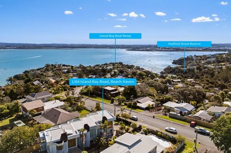 Photo of property in 64 Island Bay Road, Beach Haven, Auckland, 0626