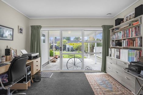 Photo of property in 15 Wood Street, Greytown, 5712