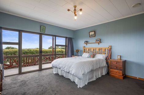 Photo of property in 15 Frimley Terrace, Waikanae Beach, Waikanae, 5036