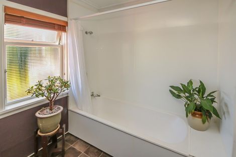Photo of property in 67 Mako Mako Road, Levin, 5510